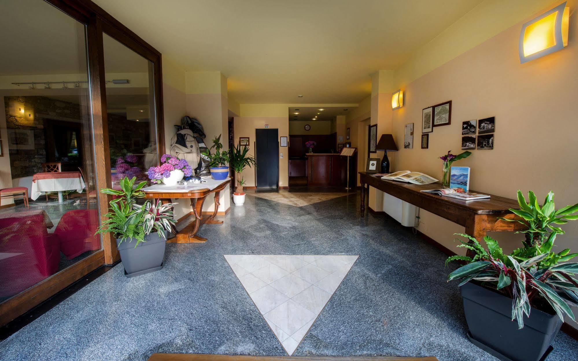 Hotel & Residence La Sibilla Cusiana Петенаско Екстериор снимка